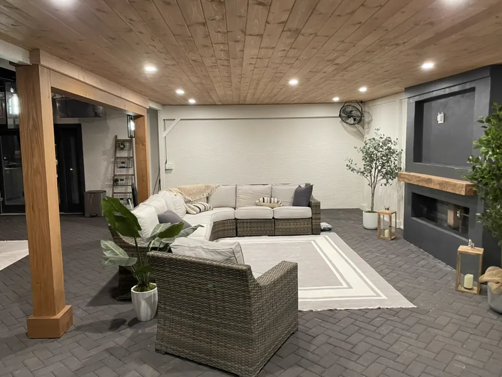 Outdoor can light installation